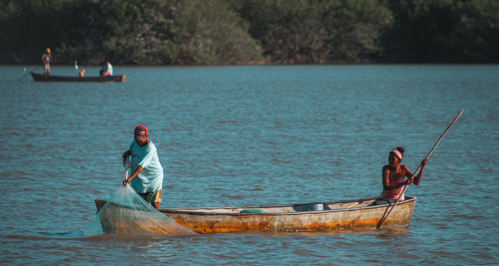 Lancha en la laguna de Tecomate